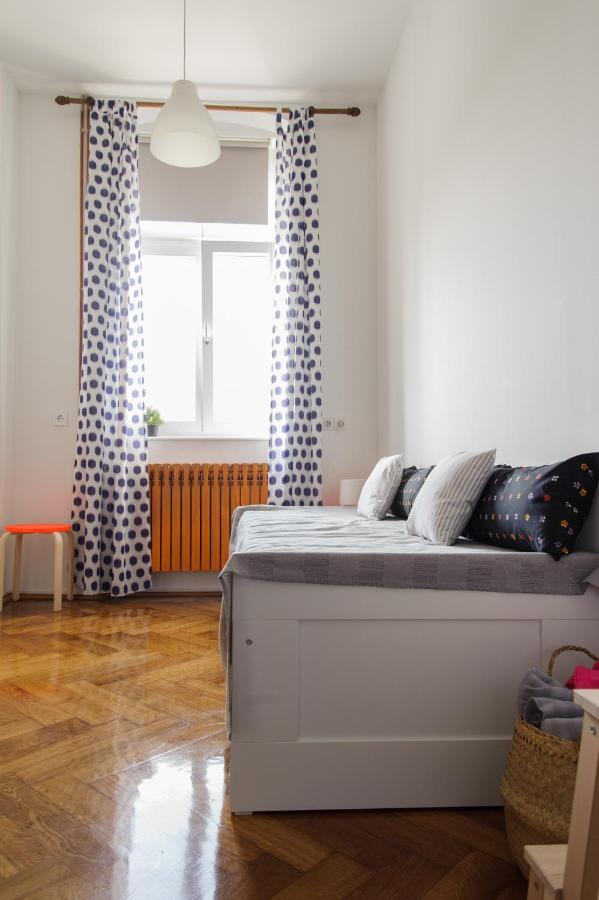 Cozy River View Apartment カルロヴァッツ エクステリア 写真