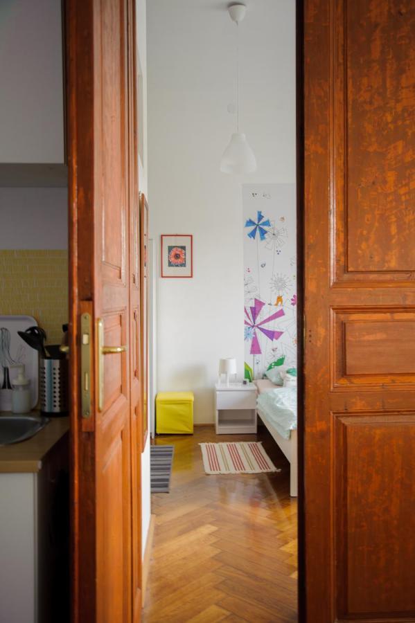 Cozy River View Apartment カルロヴァッツ エクステリア 写真